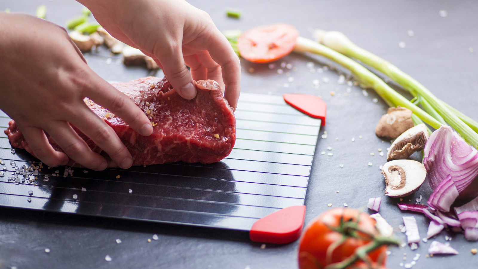 איך להפשיר בשר מהר